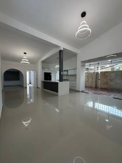 Michelle Vende Casa Remodelada Moderna De 1 Nivel Con Anexo Trigal Norte Wb-r /126
