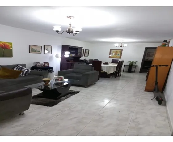 Casa En Venta Laureles Medellín 
