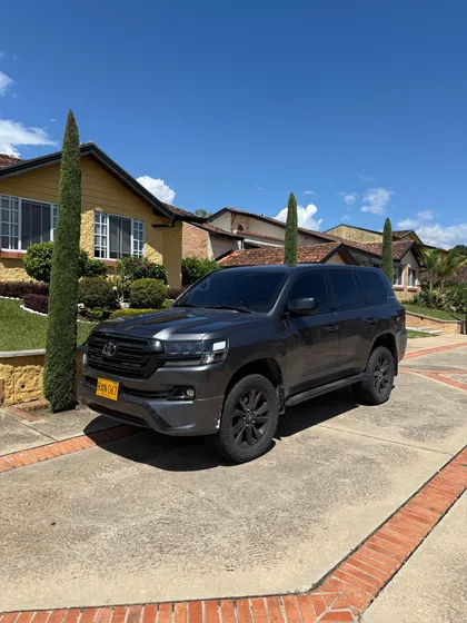 Toyota Land Cruiser 4.5 Elite Lc200