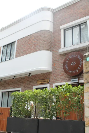 Casa Comercial En Arriendo En 4 Parques ( Javeriana )