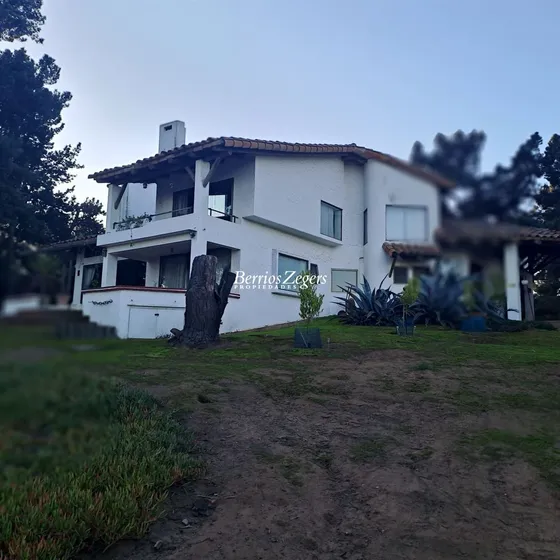 Casa En Venta De 4 Dorm. En Viña Del Mar