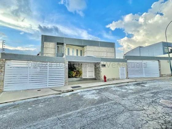 Rah Chacao Vende Casa La Tahona 25-4942