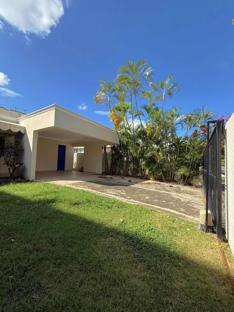 Se Renta Casa En 800 Dólares Por Villa Olga.