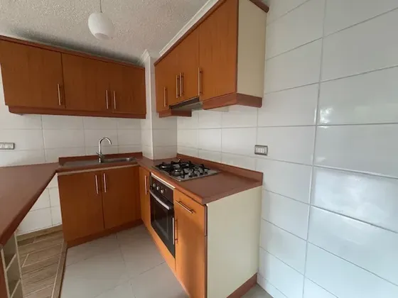 Venta Inmueble Remodelado Con Estacionamiento Cond Millaray
