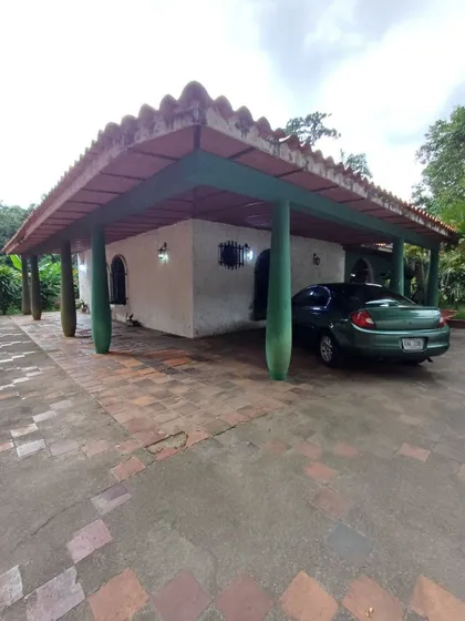 Casa En Alquiler En La Delicias Calle Camoruco