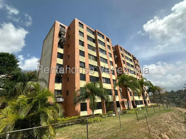 Estupendo Apartamento En Alquiler Con Inmejorable Ubicación Los Naranjos Humboldt. Jose Guerrero. Cod: 25-24100.