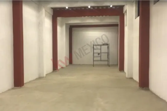 Edificio, Local Y Bodega En Venta En La Merced, Con Alta Afluencia Peatonal.