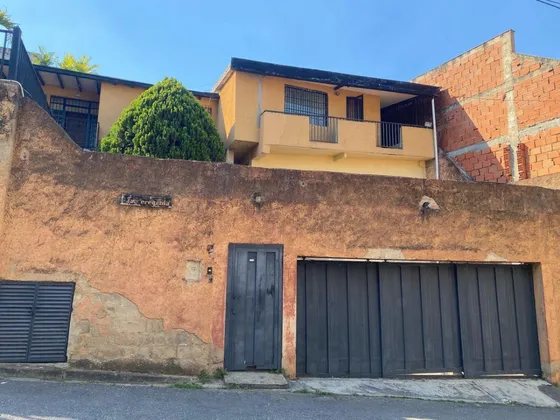Venta De Dos Casas En Los Guayabitos, Urbanizacion El Placer      Bv