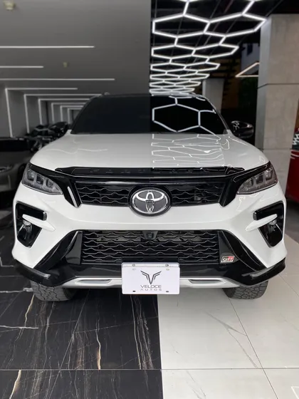Toyota Fortuner Legender