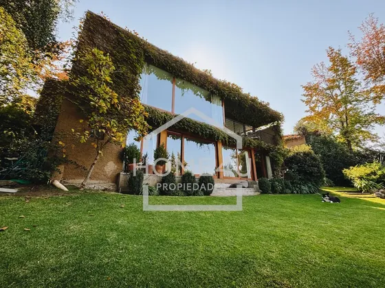 Casa De Fina Arquitectura Golf De Manquehue, 5d Y Gran Vista
