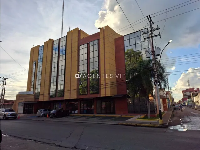 Calle Azcue Con Antigua Girardot Sector Centro