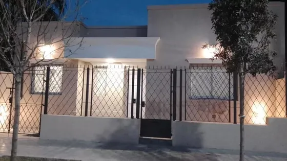 Casa En Venta - 5 Dormitorios 2 Baños - 100mts2 - Quilmes