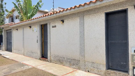 Angelica Rivas Vende Casa De 1 Planta, Urb Trigal Norte, 