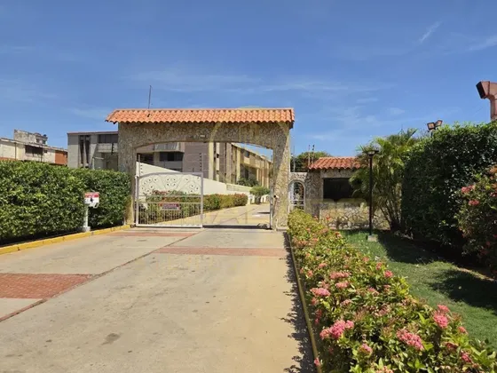 Cv-1999 Zona Norte Casa Villa Casa Bella Avenida Fuerzas Armadas