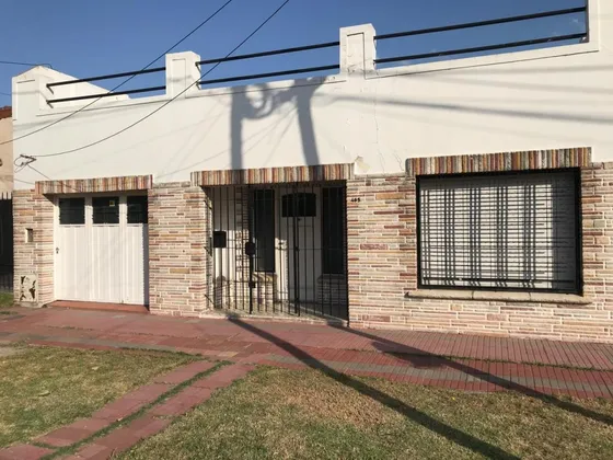 Casa En Lavallol Excelente Propiedad Acepta Permuta!!!!!