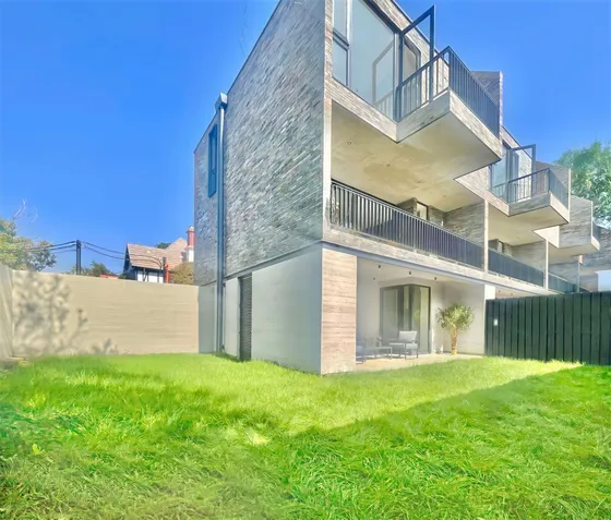 Towhouse Moderno A Estrenar, Vaticano