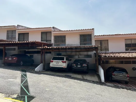 Alquiler De Town House En Conjunto Cerrado Urbanización Los Naranjos