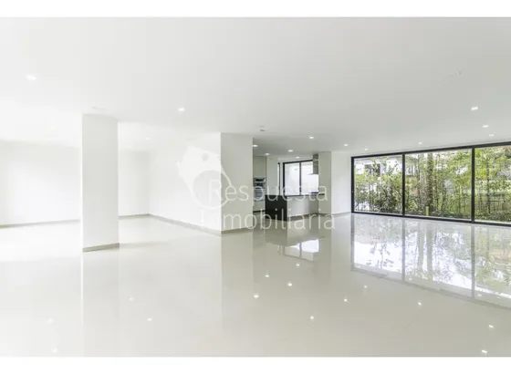 Vendo Lujosa Casa Urbanizacion Transversal Superior - Medellin