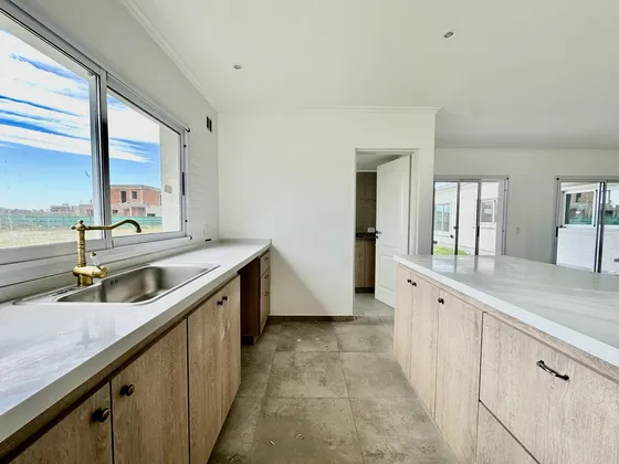 Casa En  Venta Barrio El Rebenque Canning