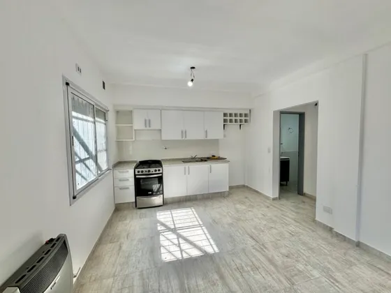 Imperdible Oportunidad De Inversión - Departamento 2 Amb En Pb, Centro De Luján Bs As