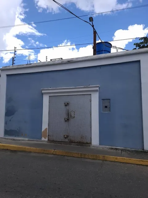 Local Para Carnicería En Alquiler A Pie De Calle En El Centro De Valencia. Muy Bien Ubicado. Av. Montes De Oca.  Keivis V