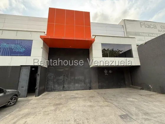 Ana Karina Molleja Vende Excelente Galpón Comercial Con Financiamiento En Zona Centro Barquisimeto-lara/ Akm