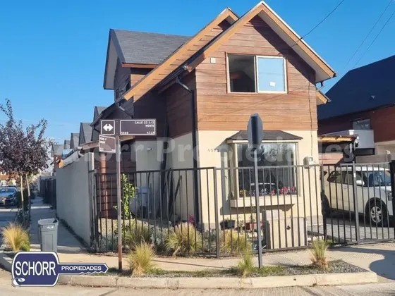 Casa En Venta De 3 Dorm. Parque Avellano En Talca