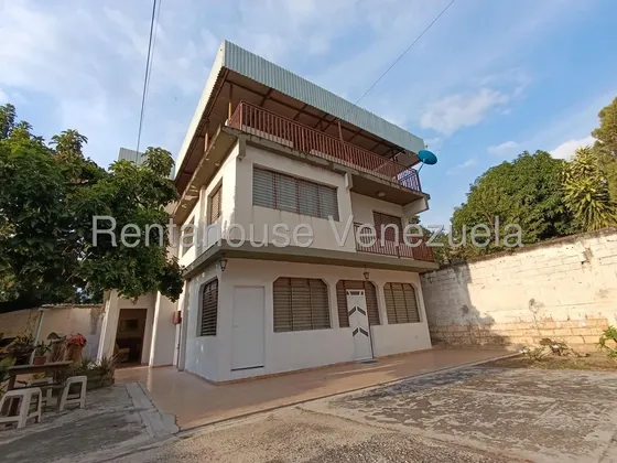 Dos Casas En Una Propiedad En Venta En El Sector Guayabal En Villa De Cura En Aragua 26-12031 Irrr