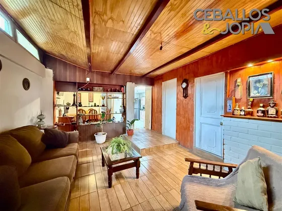 Casa En Venta De 3 Dorm. En Villa Alemana