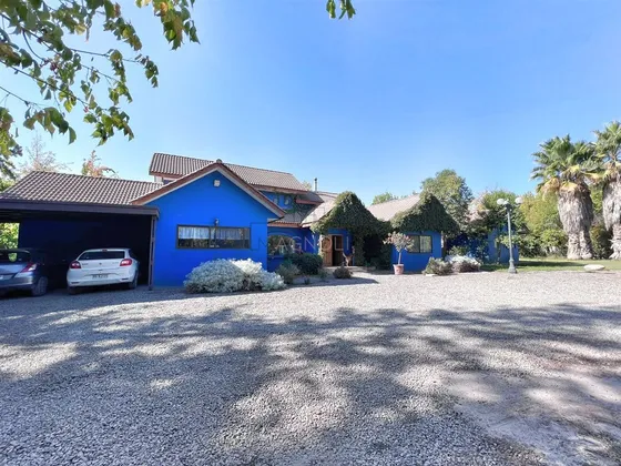 Casa En Venta De 4 Dorm. En Pirque