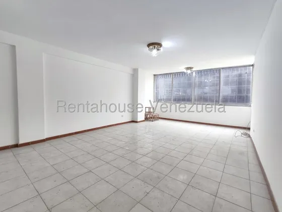 Ip Vendo Apartamento En Altamira 25-23743