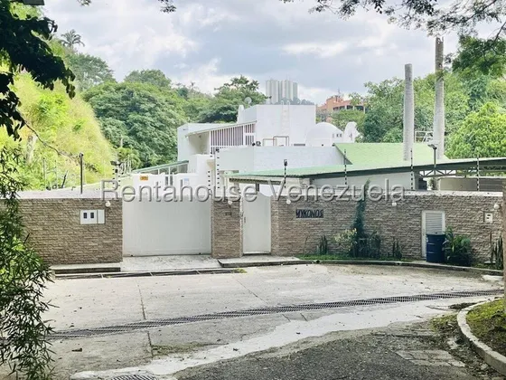 Se Ofrece En Venta Espectacular Y Lujosa Casa Quinta Ubicada En Cerro Verde