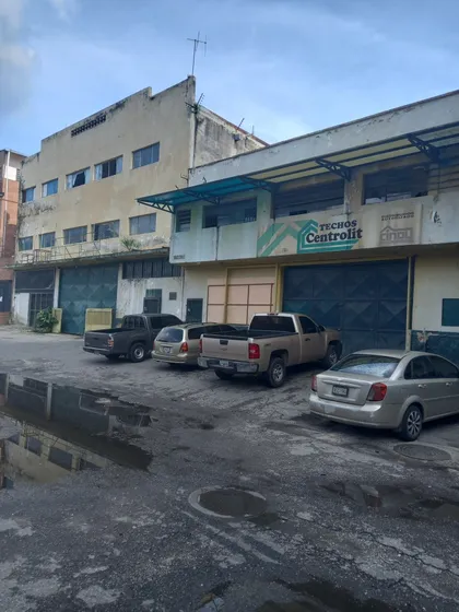 Boleita Sur Vendo - Alquilo Galpón 2850 M2