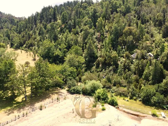 Leve Inclinación Acceso A Playa Con Vista Al Lago Y Volcanes