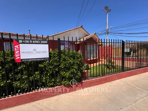 Casa Esquina Con Excelente Ubicación Estratégica