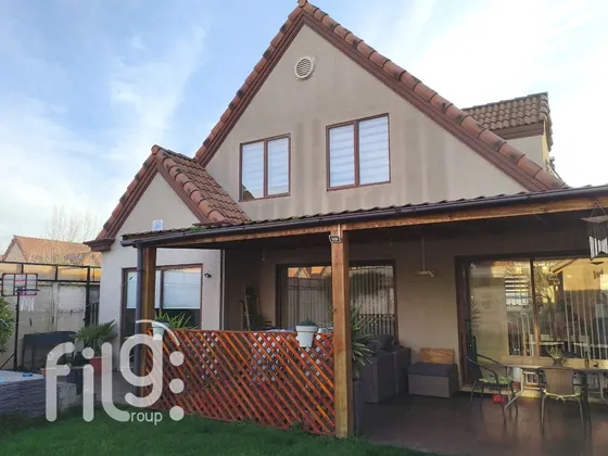 Venta Casa 5d Piscina, Barrio Los Madero Quilamapu Chillán