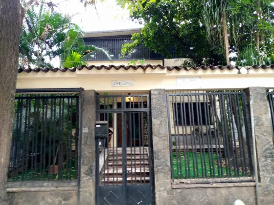 Anexo De Casa Comercial En Alta Florida 150 M2, 1 Baño Y 2 P/e Acropolis Fr