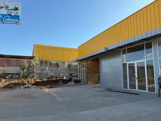 Galpón - Bodega Comercial, 235 M2 Camino Internacional
