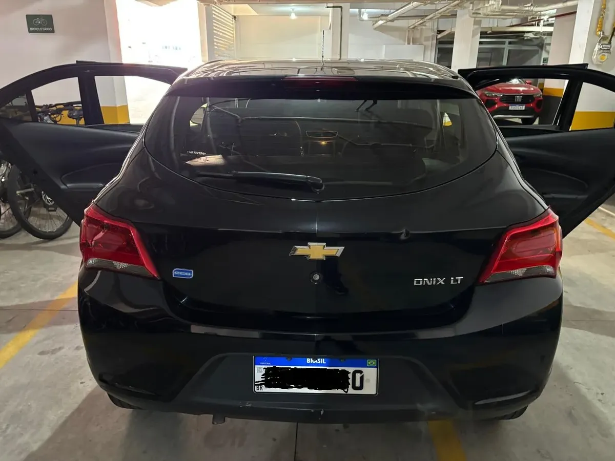 Chevrolet Onix 2017 1.0 Lt 5p — foto 3