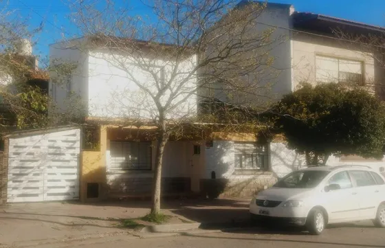 Venta Casa 3 Dormitorios Miramar Con Cochera