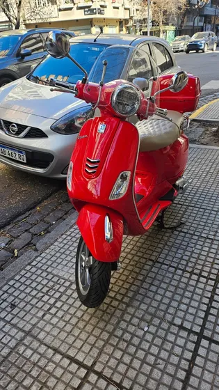 Vespa Vxl150, Con Parrila Y Parabrisas Incluído. Impecable!