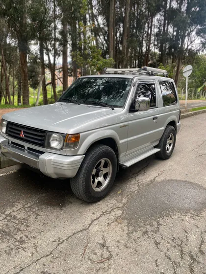 Mitsubishi Montero 2.4 V6