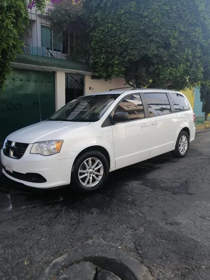 Dodge Grand Caravan 3.7 Sxt At
