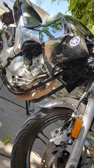 Yamaha Fazer Ys 250.