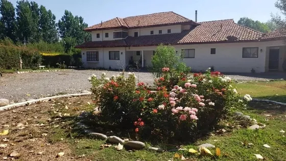 Parcela En Venta De 6h, 5b, 10e, Piscina, En Rinconada