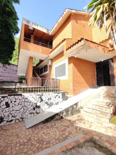 Casa Comercial O Galpón A La Venta En San Bernardino 