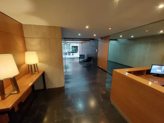 Excelente Departamento De 2 Dormitorios + Habitación Y Toilet De Servicio + Cochera Fija. Todo Externo. 