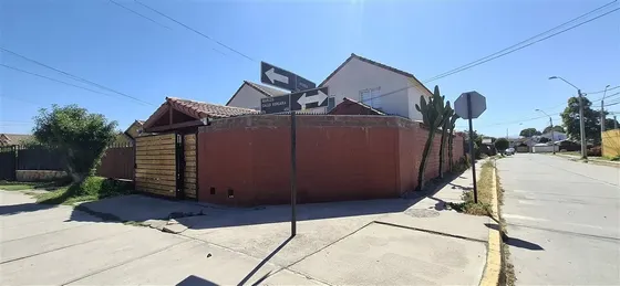 Casa En Venta De 3 Dorm. En La Serena
