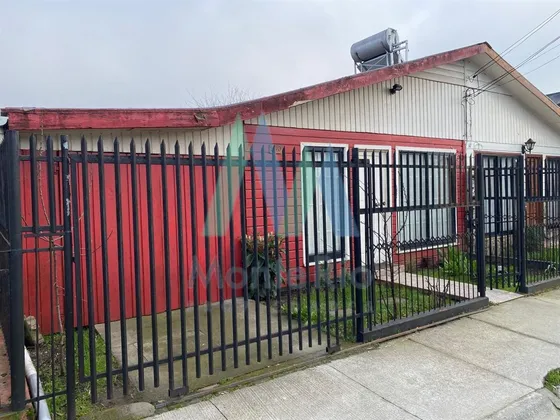 Casa En Venta De 2 Dorm. En Valdivia