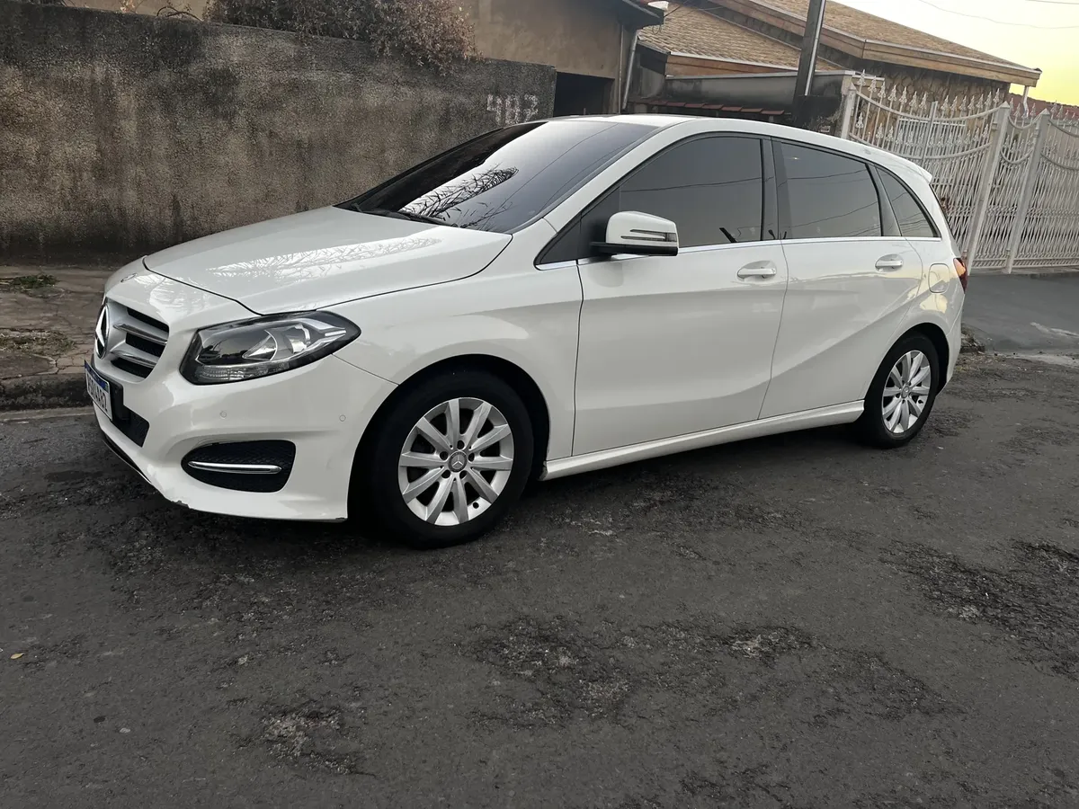 Mercedes-Benz Classe B 2016 1.6 Turbo Flex 5p — foto 2